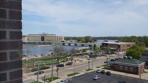 Riverwalk Hotel Downtown Neenah Use Coupon Code Stayintl Guest Room