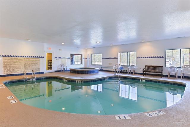 Country Inn Suites By Radisson Savannah Gateway Ga Swimming Pool