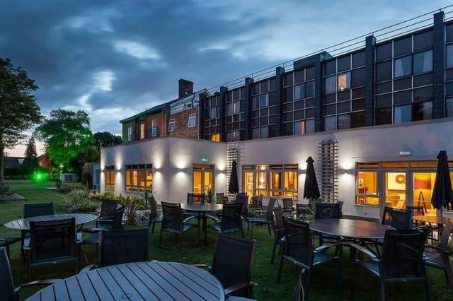 Best Western Plus Manchester Airport Wilmslow Pinewood Hotel, Wilmslow