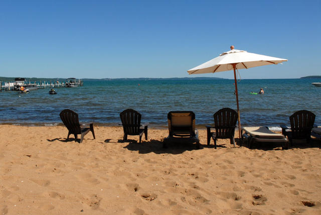 Sugar Beach Resort Hotel Traverse City Use Coupon Code Hotels Beach Ocean View