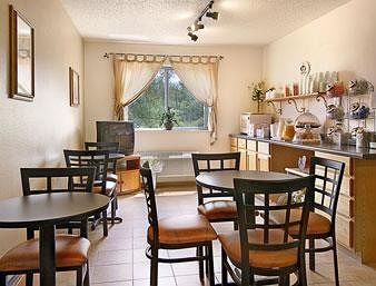Super 8 Phillips Wi A 2 Star Rated Hotel In 856084 27 B 28 23 30
