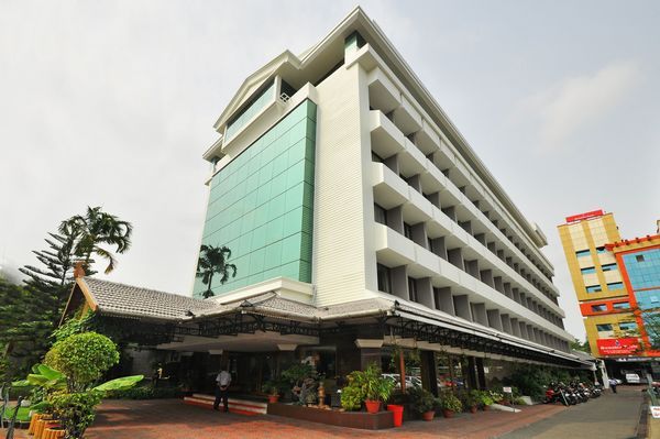 The Renai Cochin Kochi Use Coupon Code Festive Get 3 000 Featured