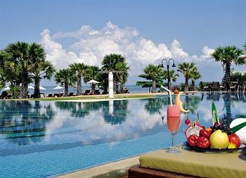 Ravindra Beach Resort And Spa Pattaya Use Coupon Code Stayintl Swimming Pool
