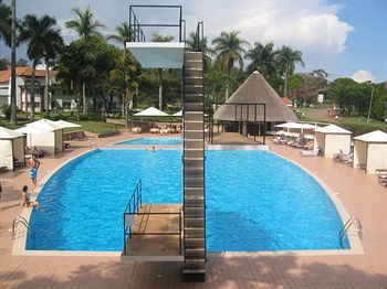 laico victoria lake hotel swimming pool