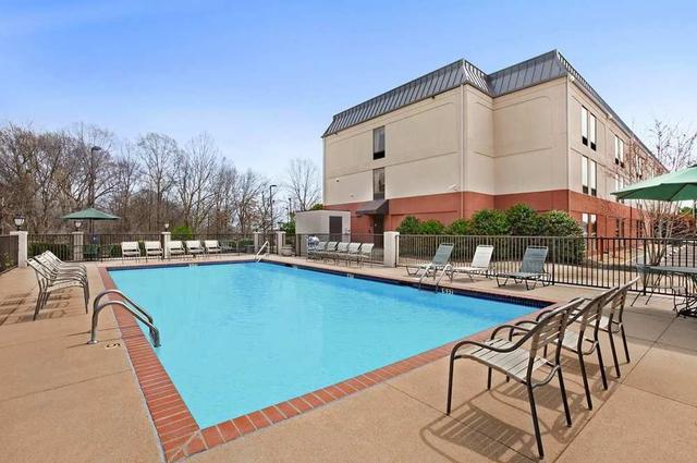 Hampton Inn Batesville Reviews Photos Room Rates Swimming Pool