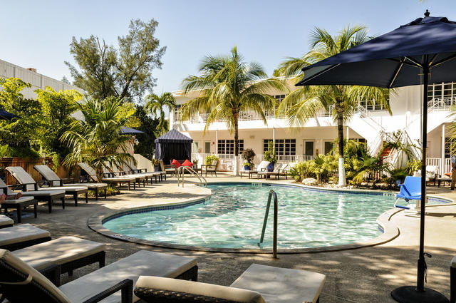 Tradewinds Apartment Hotel A South Beach Group Miami Swimming Pool