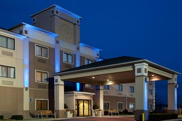 Holiday Inn Express Howe Sturgis Mi Use Coupon Code Hotel Exterior