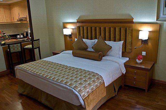 Chelsea Gardens Hotel Apartment, Dubai Reviews, Photos