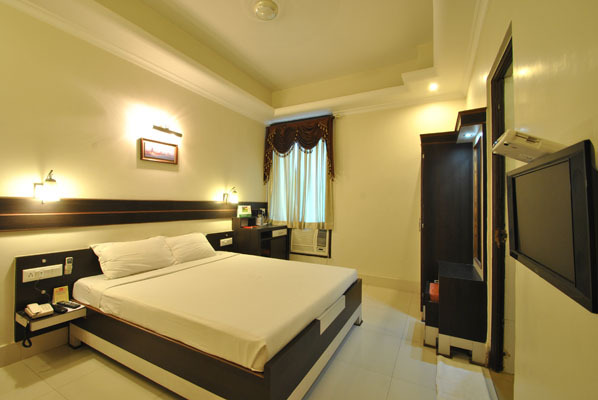 Hotel Star Regency Abad Room Rates Reviews Deals Room
