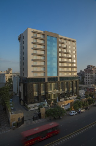Radisson Blu Hotel Ahmedabad, Ahmedabad. Room rates, Reviews & DEALS