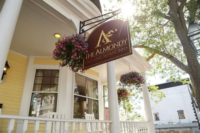 Newport Blues Inn Newport Reviews Photos Room Rates - 