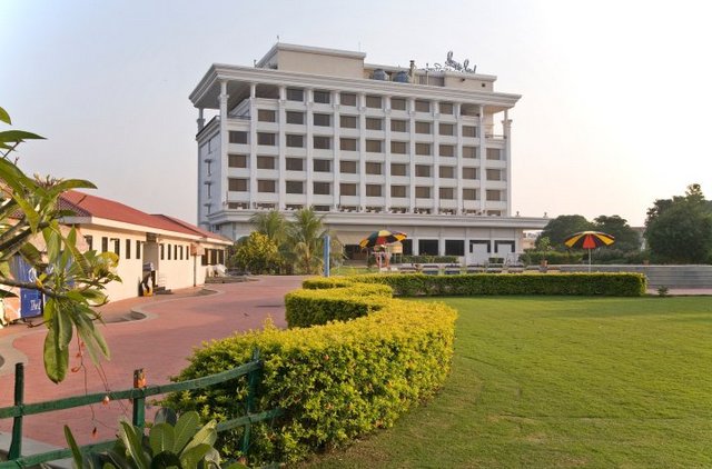 Sun N Sand Hotel Shirdi Use Coupon Code Festive Get 3 000 Featured