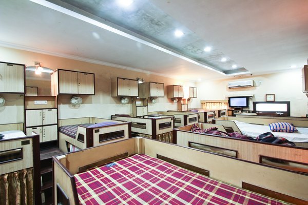 Hotel Pushpak International, Kolkata. Room rates, Reviews & DEALS