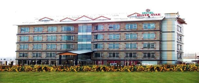 Adb Rooms Silver Star Srinagar Use Coupon Code Hotel Get Hotel Exterior