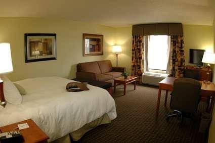 Hampton Inn Suites Grand Rapids Airport 28th St Cascade