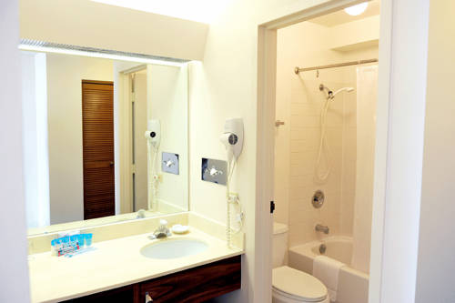 Pacific Beach Hotel Honolulu Reviews Photos Room Rates Guest Room