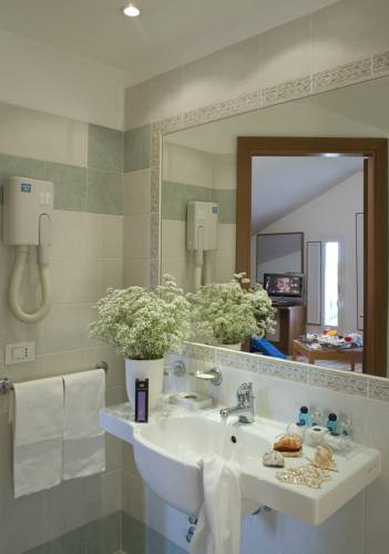 Cancelli Rossi Hotel Rome Airport Use Coupon Stayintl Golden Tulip Rome Airport Isola Sacra