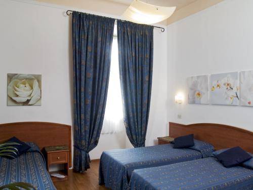 Soggiorno Madrid, Florence. Use Coupon Code >> STAYINTL << Get ... Soggiorno Madrid, Florence. Use Coupon Code >> STAYINTL << Get ...