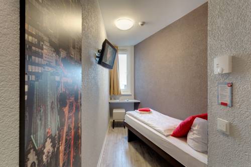 Meininger Hotel Berlin Hauptbahnhof Berlin Reviews - 