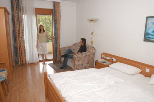 Partnervermittlung academic image 6
