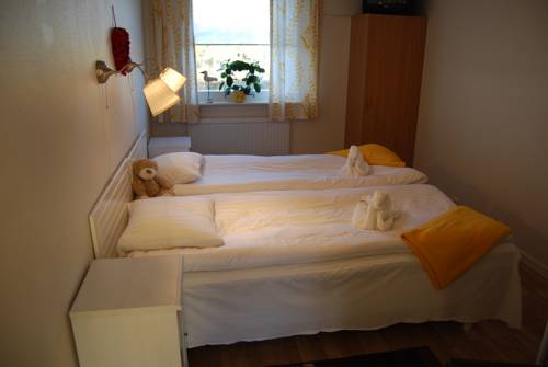 Bed and Breakfast Fyra Hästar, Rattvik. Use Coupon Code >> STAYINTL ... Bed and Breakfast Fyra Hästar, Rattvik. Use Coupon Code >> STAYINTL ...