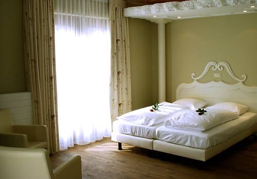 Hotel Huys Van Heusden, Asten. Use Coupon Code HOTELS & Get 10% OFF. Hotel Huys Van Heusden, Asten. Use Coupon Code HOTELS & Get 10% OFF.
