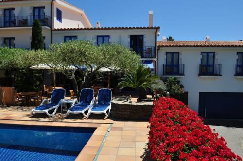 Hotel Nou Estrelles, Cadaques | Reviews, Photos, Room Rates