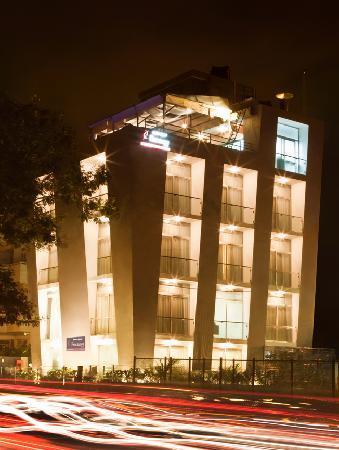 The Park Slope Hotel Bangalore Use Coupon Best Get The Park Slope At Night